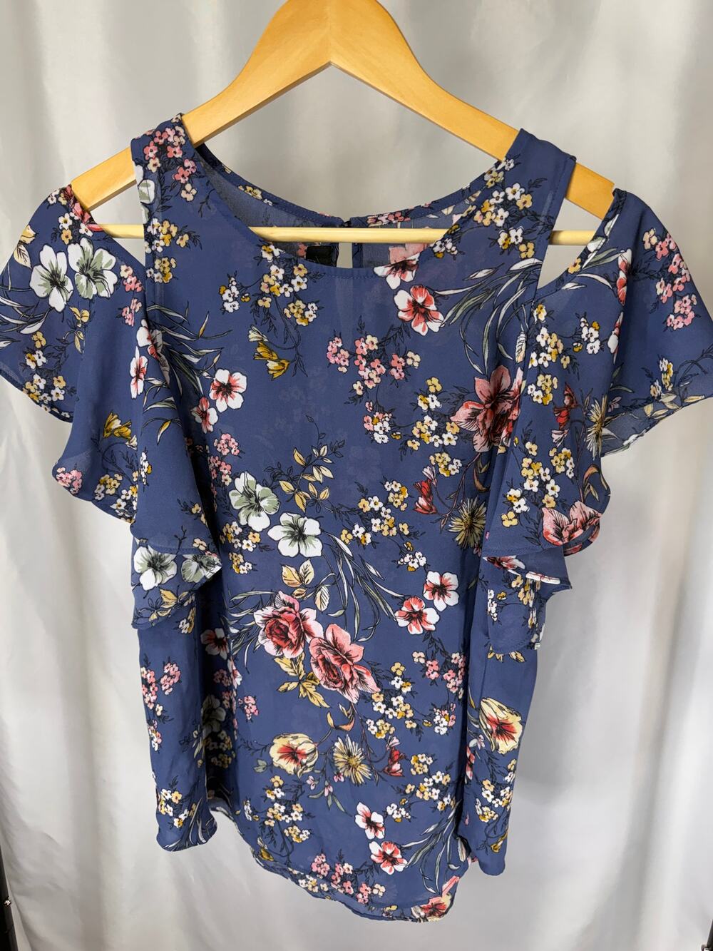 BCX Women’s Small Blue Floral Cold Shoulder Blouse Flutter Sleeve Top